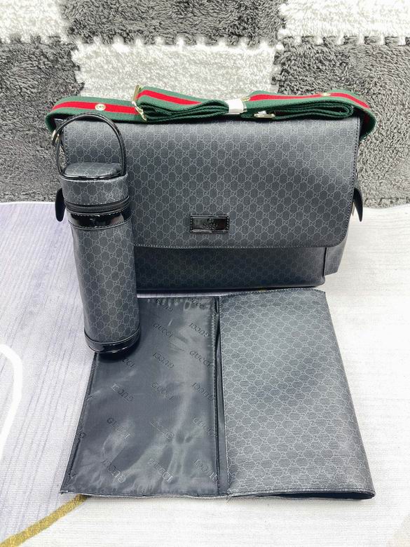 Gucci  42x30x15cm CX 15 (1)